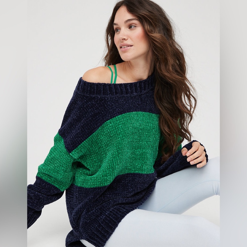 Offline by Aerie Chenille Sweater Size Small